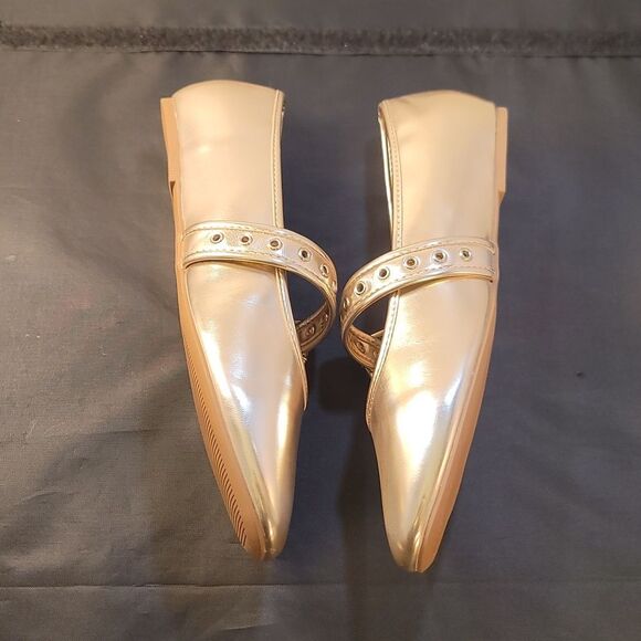 BRAND NEW STEVE MADDEN BALLET WITH STRAP CHIC GOLD MARY JANE - Picture 10 of 13